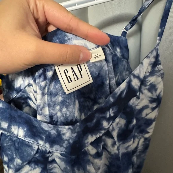 Gap Top - Picture 3 of 4